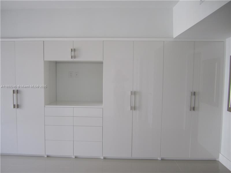 540 Brickell Key Dr #1602, Miami FL 33131