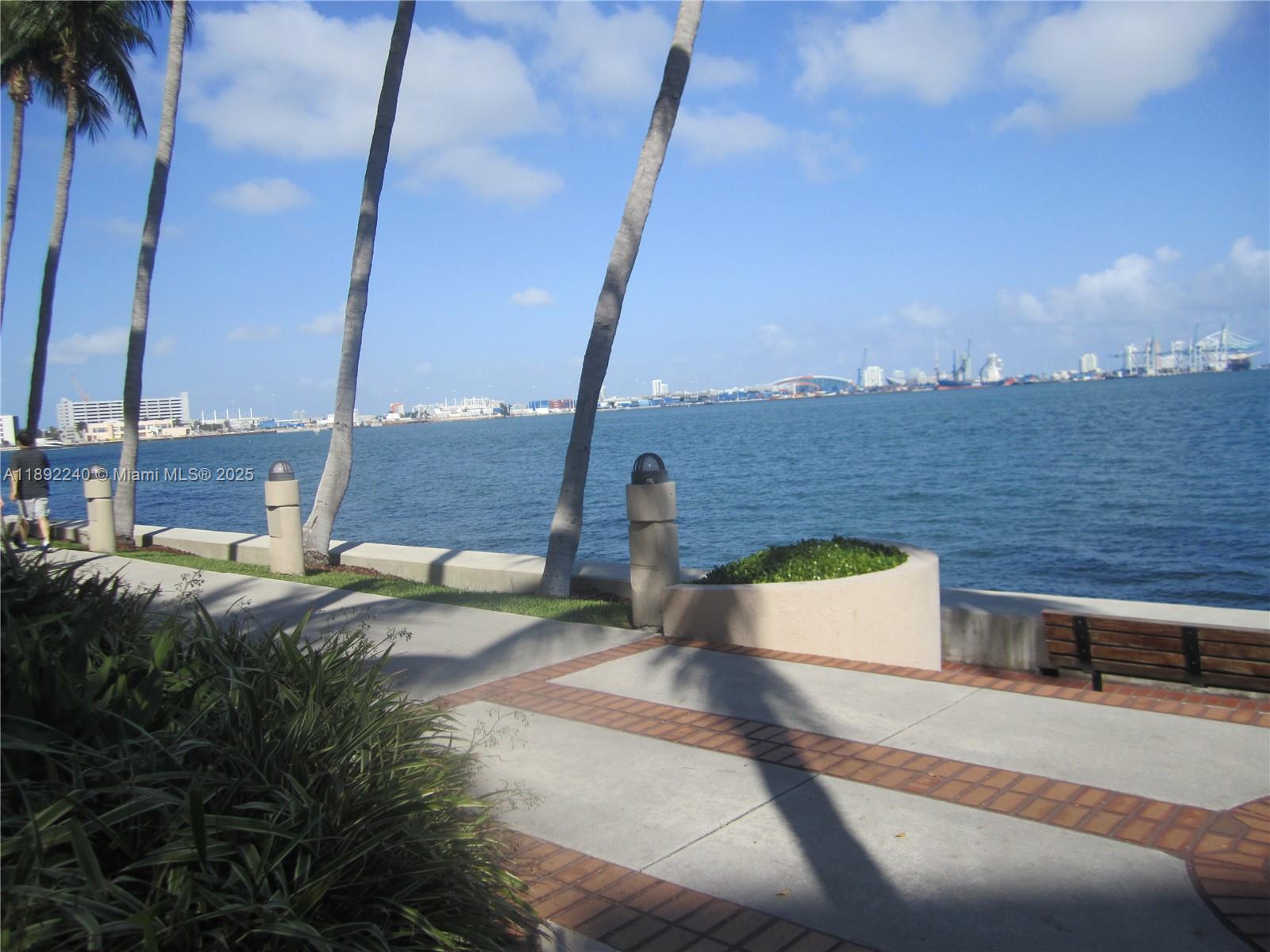 540 Brickell Key Dr #1602, Miami FL 33131