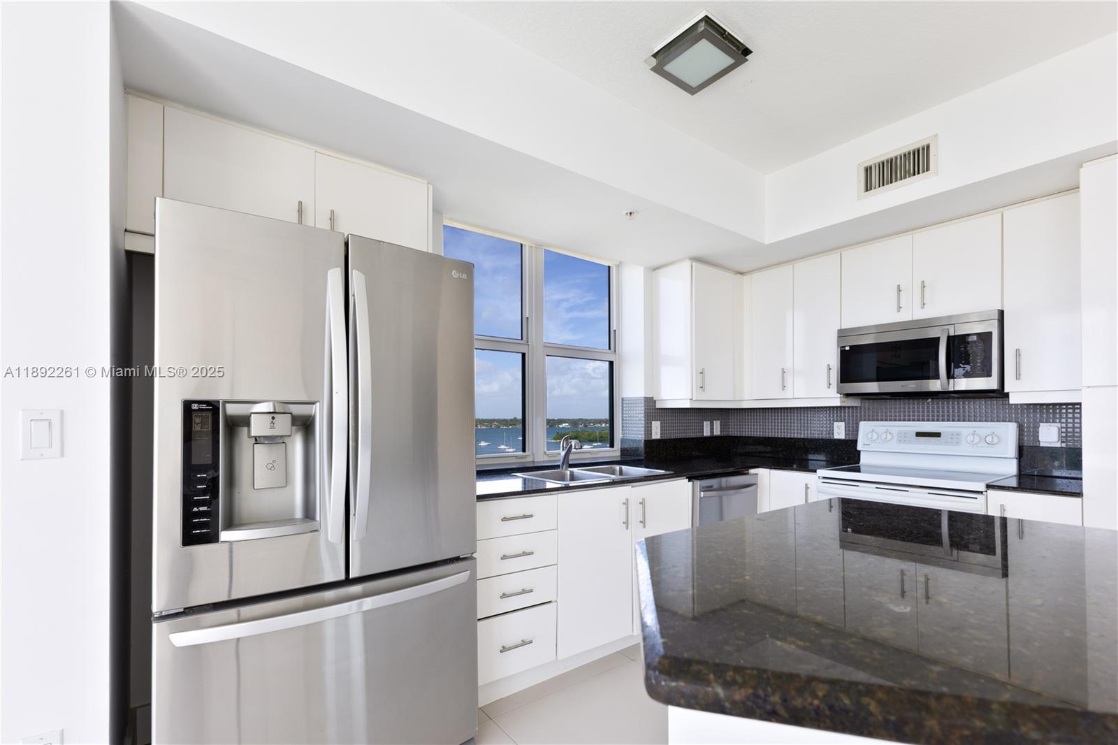 7900 Harbor Island Dr #926, North Bay Village FL 33141