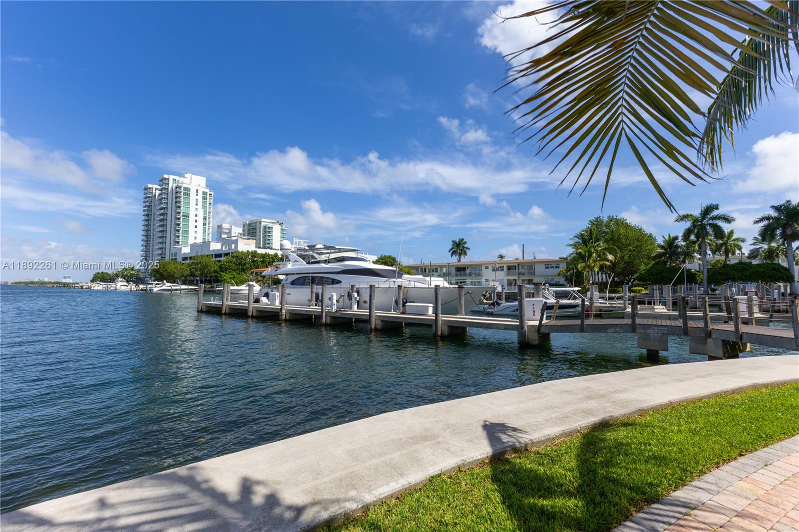 7900 Harbor Island Dr #926, North Bay Village FL 33141