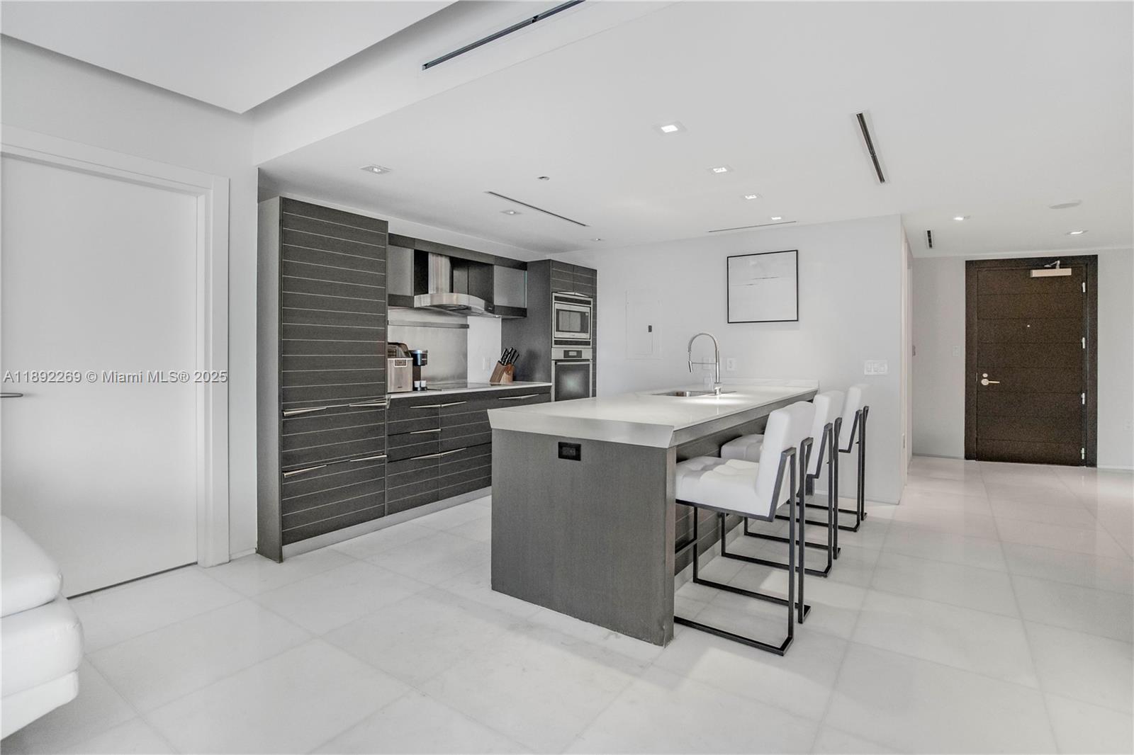 200 Biscayne Boulevard Way #3508, Miami FL 33131