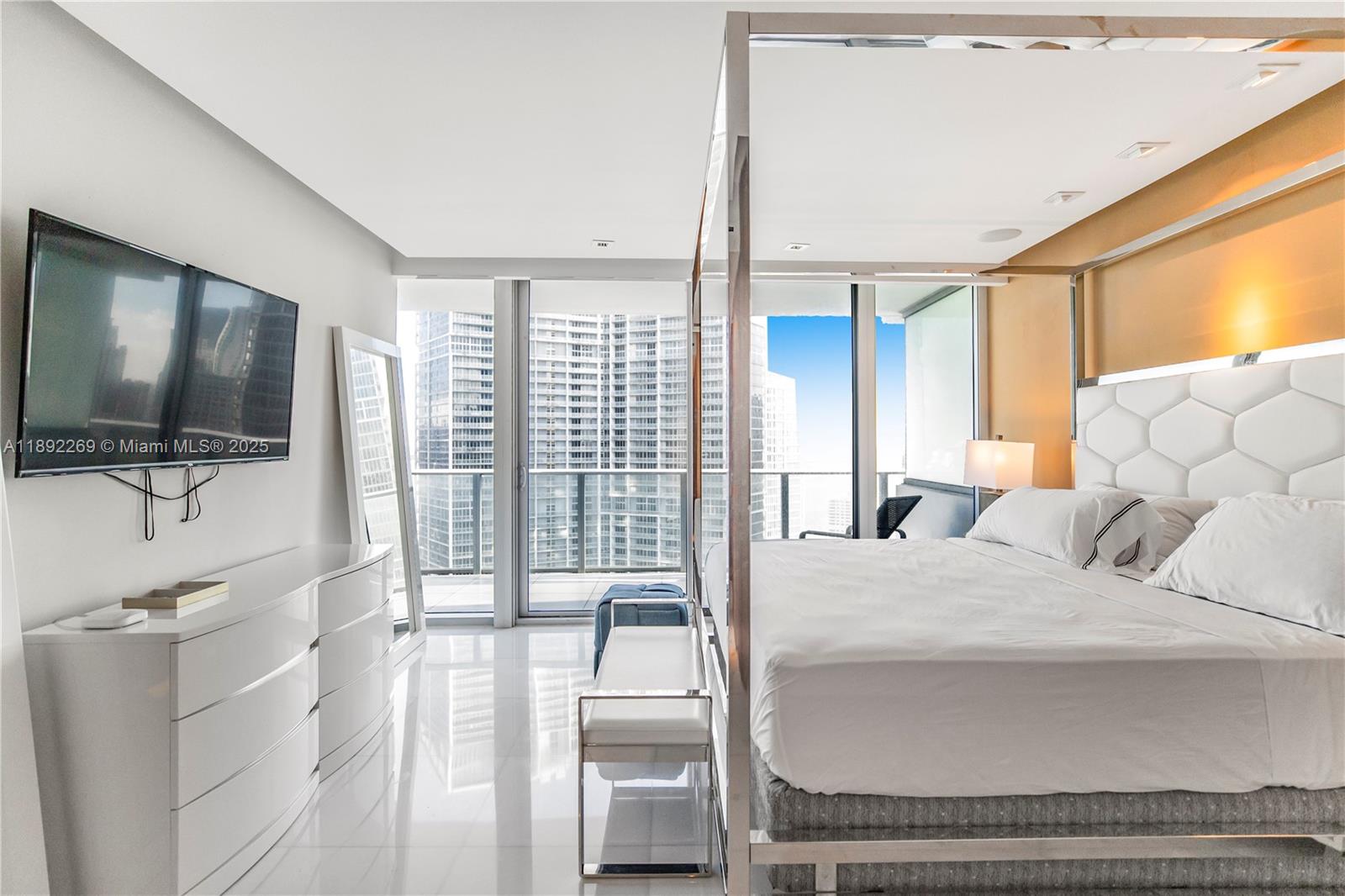 200 Biscayne Boulevard Way #3508, Miami FL 33131