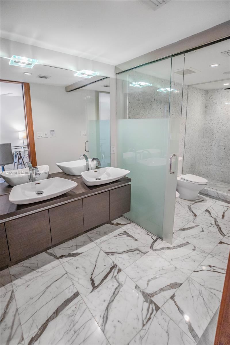200 Biscayne Boulevard Way #3508, Miami FL 33131