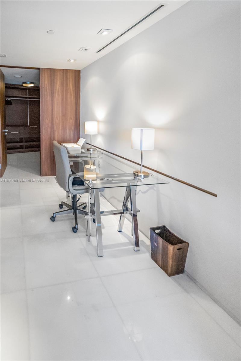 200 Biscayne Boulevard Way #3508, Miami FL 33131