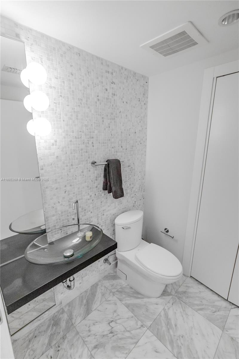 200 Biscayne Boulevard Way #3508, Miami FL 33131