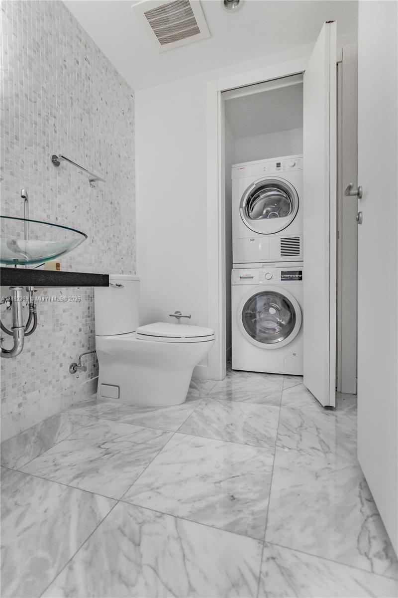 200 Biscayne Boulevard Way #3508, Miami FL 33131