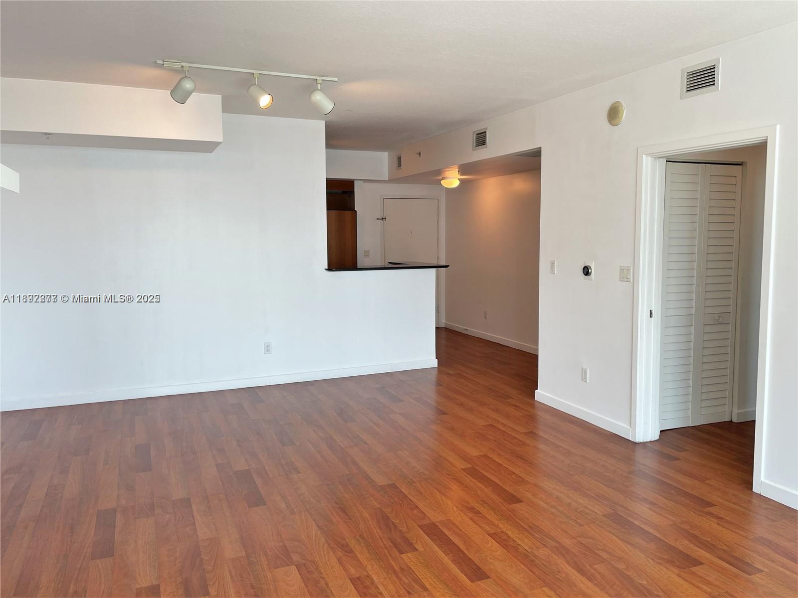 325 S Biscayne Blvd #2619, Miami FL 33131