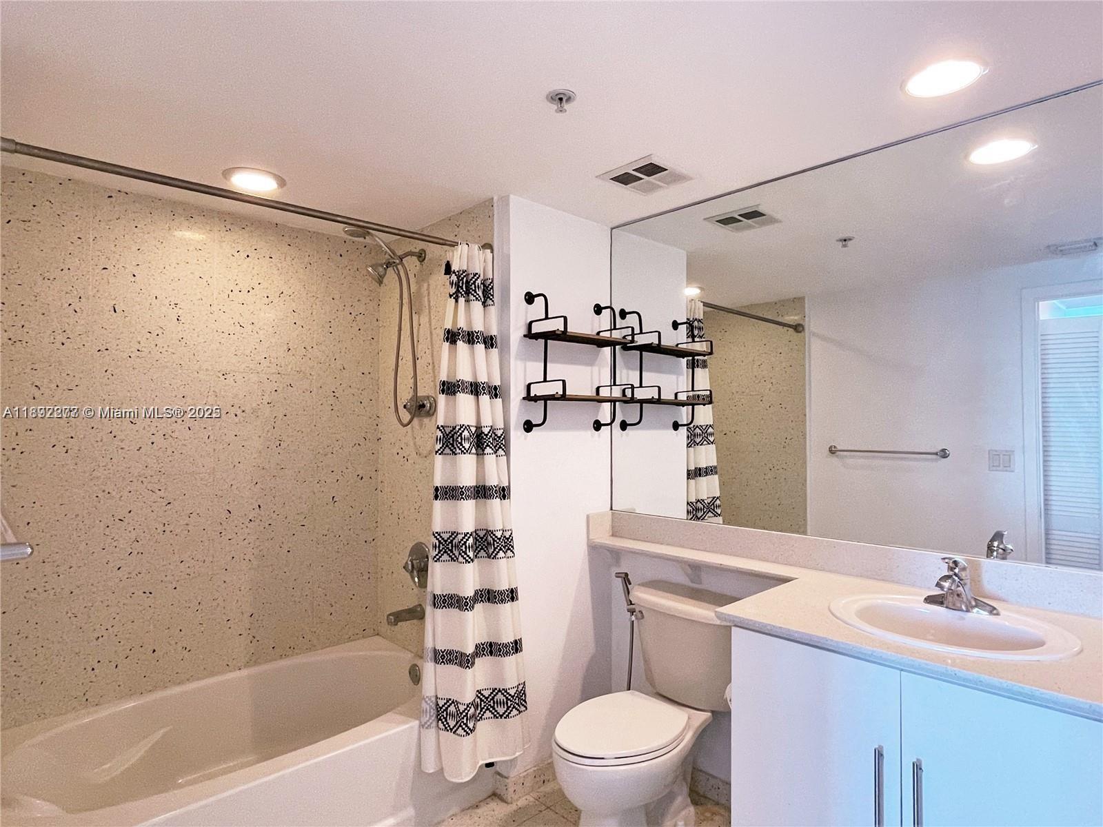325 S Biscayne Blvd #2619, Miami FL 33131