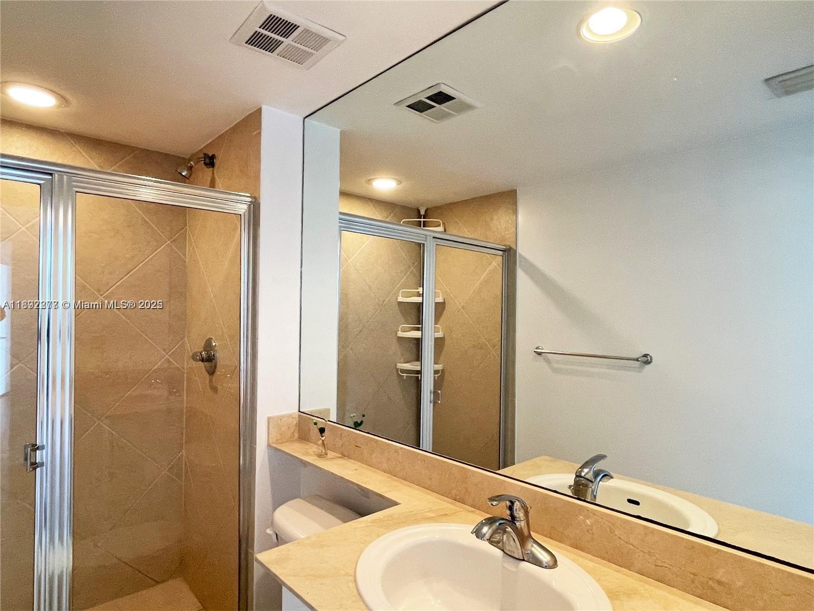 325 S Biscayne Blvd #2619, Miami FL 33131