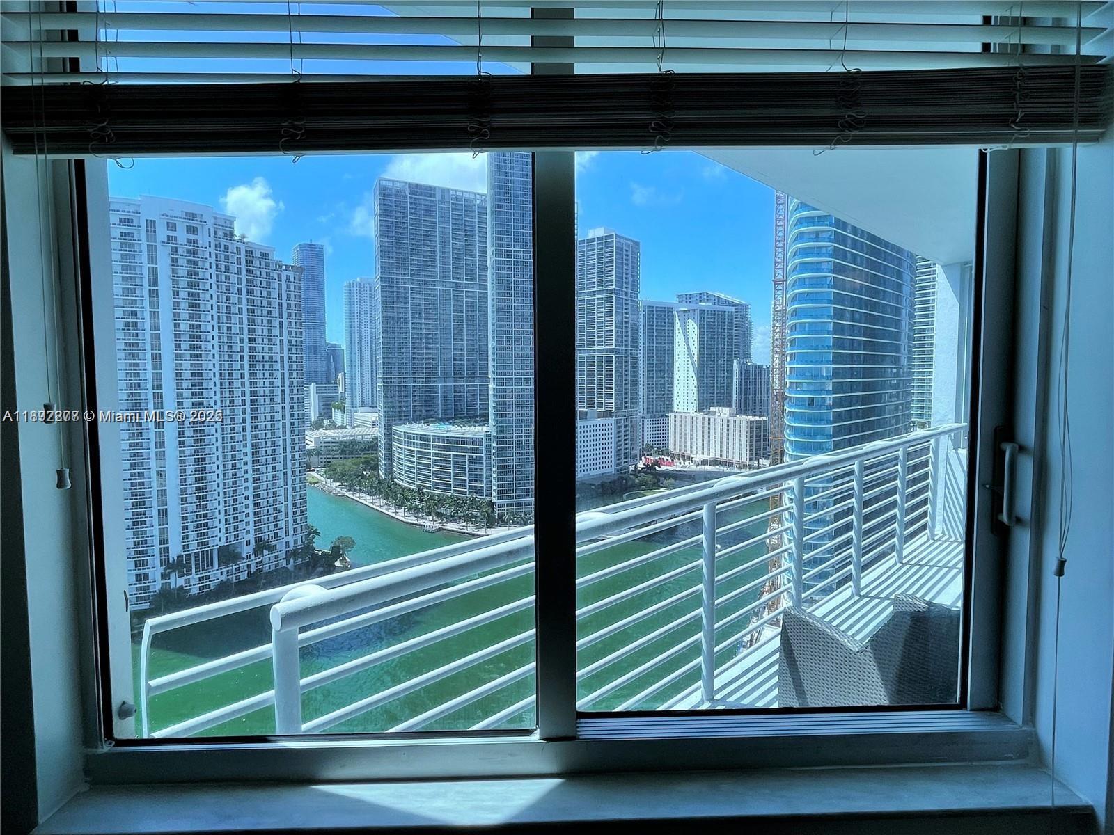 325 S Biscayne Blvd #2619, Miami FL 33131