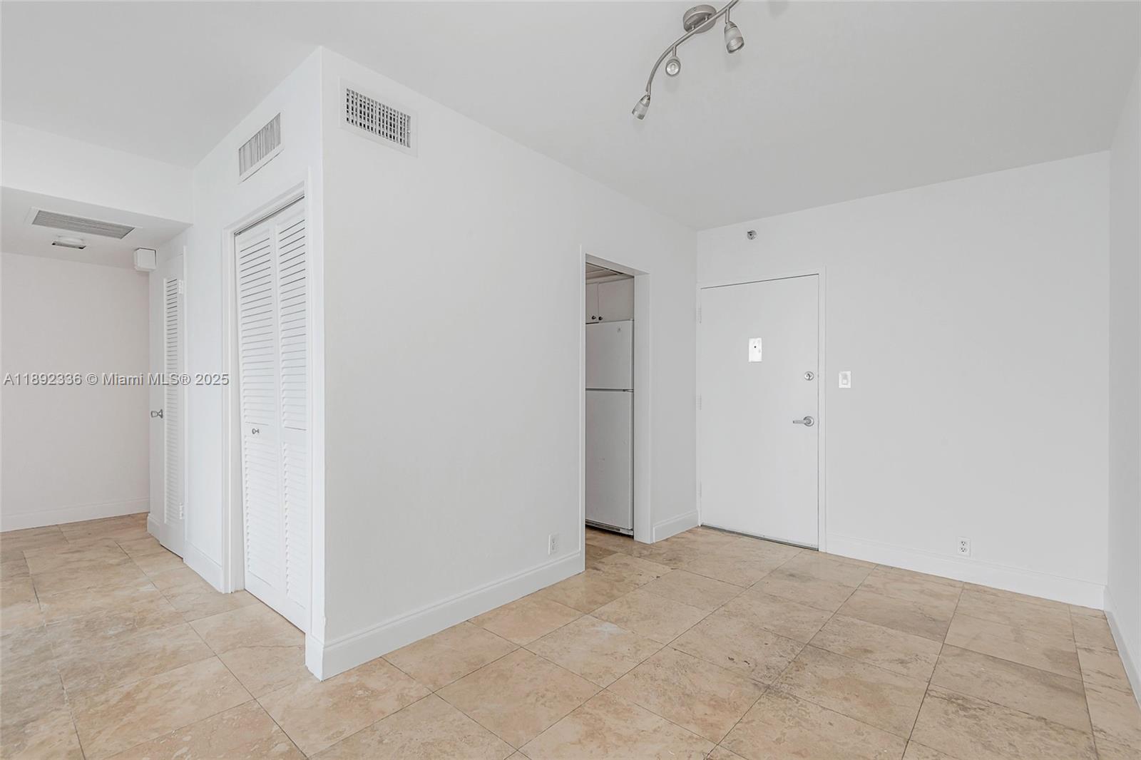 1000 West Ave #1517, Miami Beach FL 33139