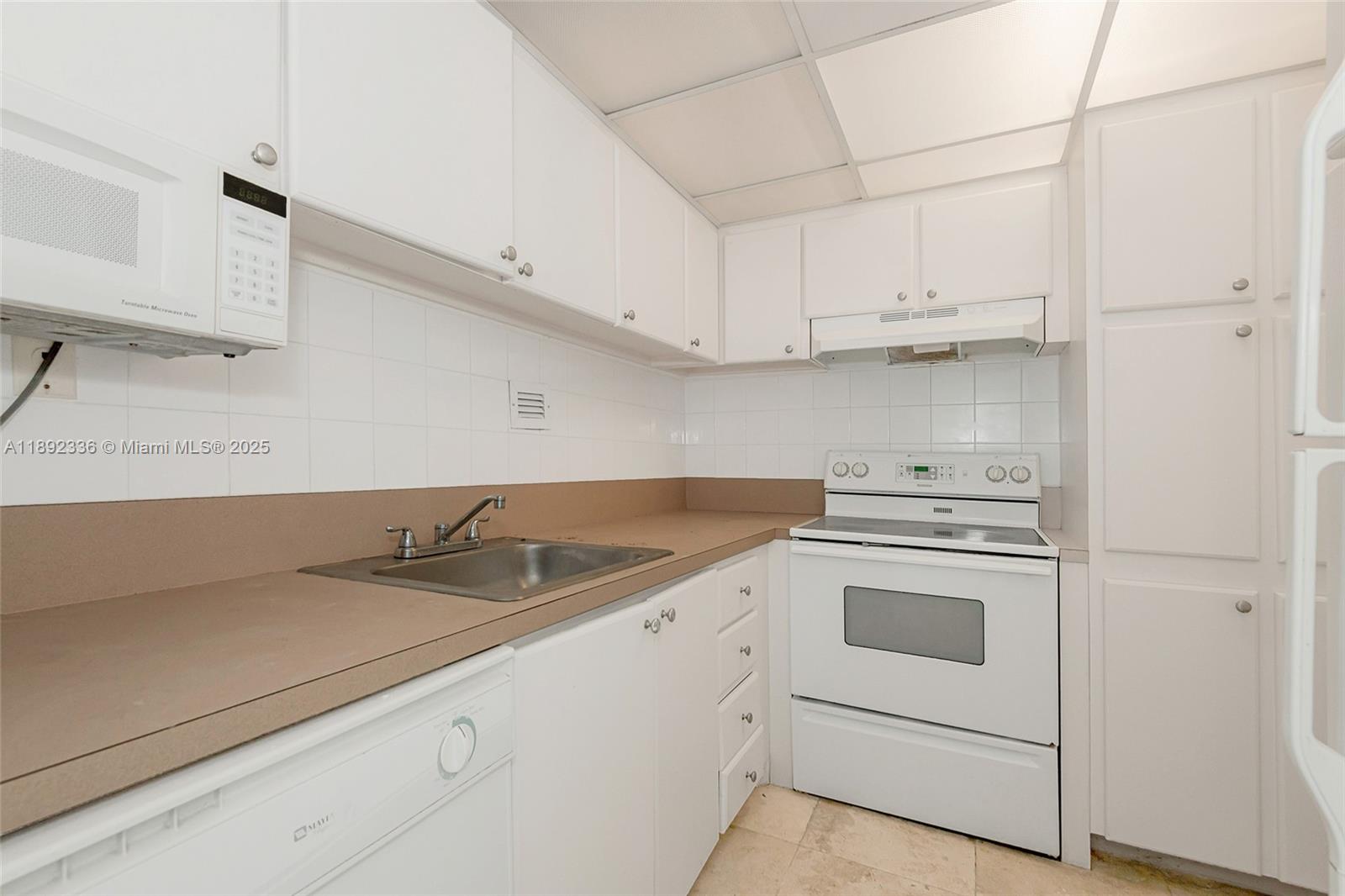 1000 West Ave #1517, Miami Beach FL 33139