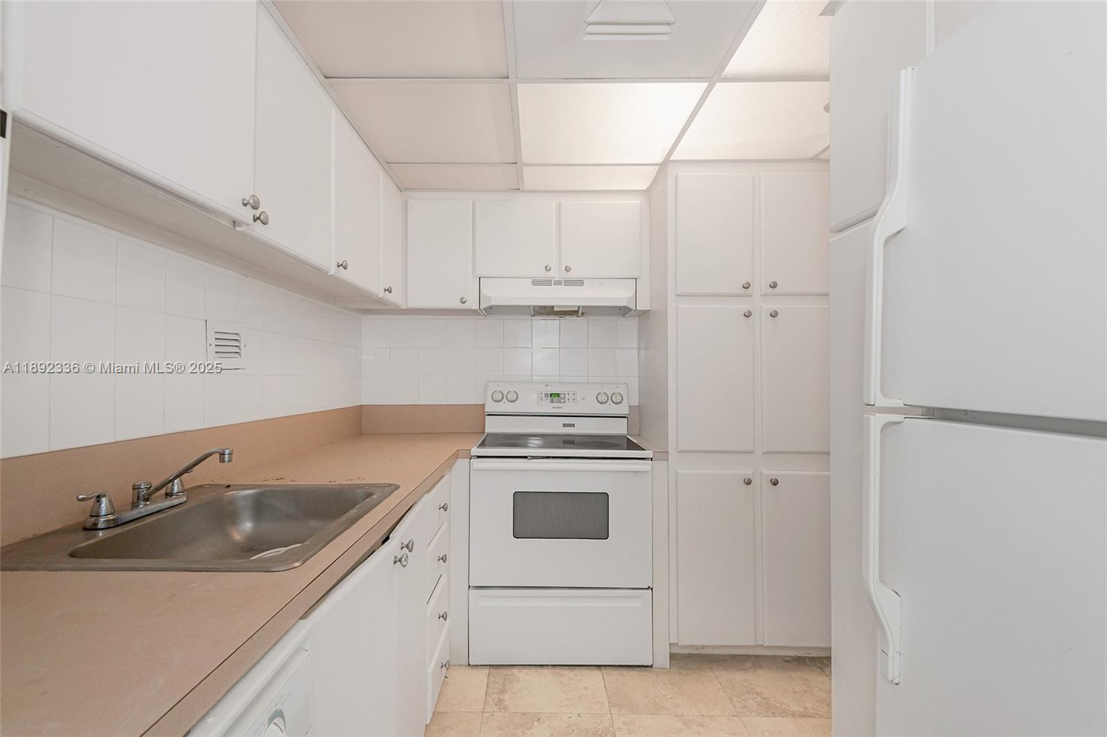 1000 West Ave #1517, Miami Beach FL 33139