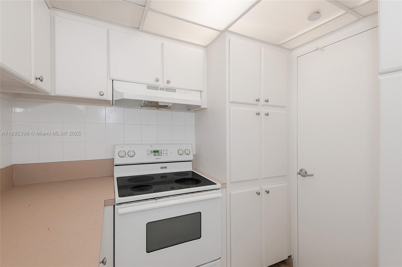 1000 West Ave #1517, Miami Beach FL 33139