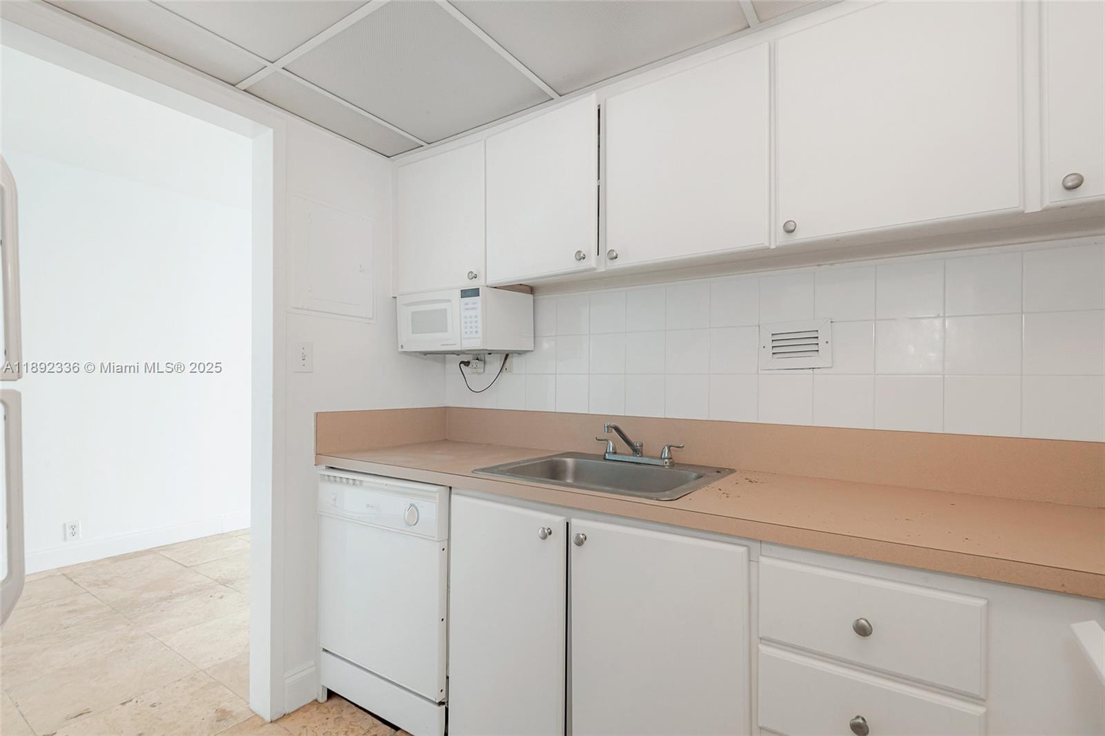 1000 West Ave #1517, Miami Beach FL 33139