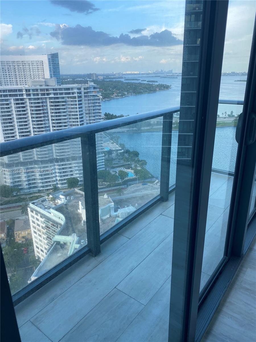 650 NE 32nd St #3108, Miami FL 33137