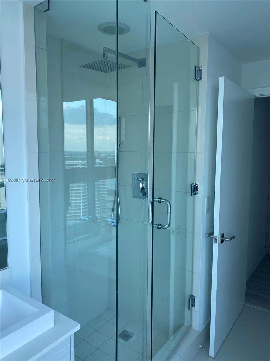 650 NE 32nd St #3108, Miami FL 33137