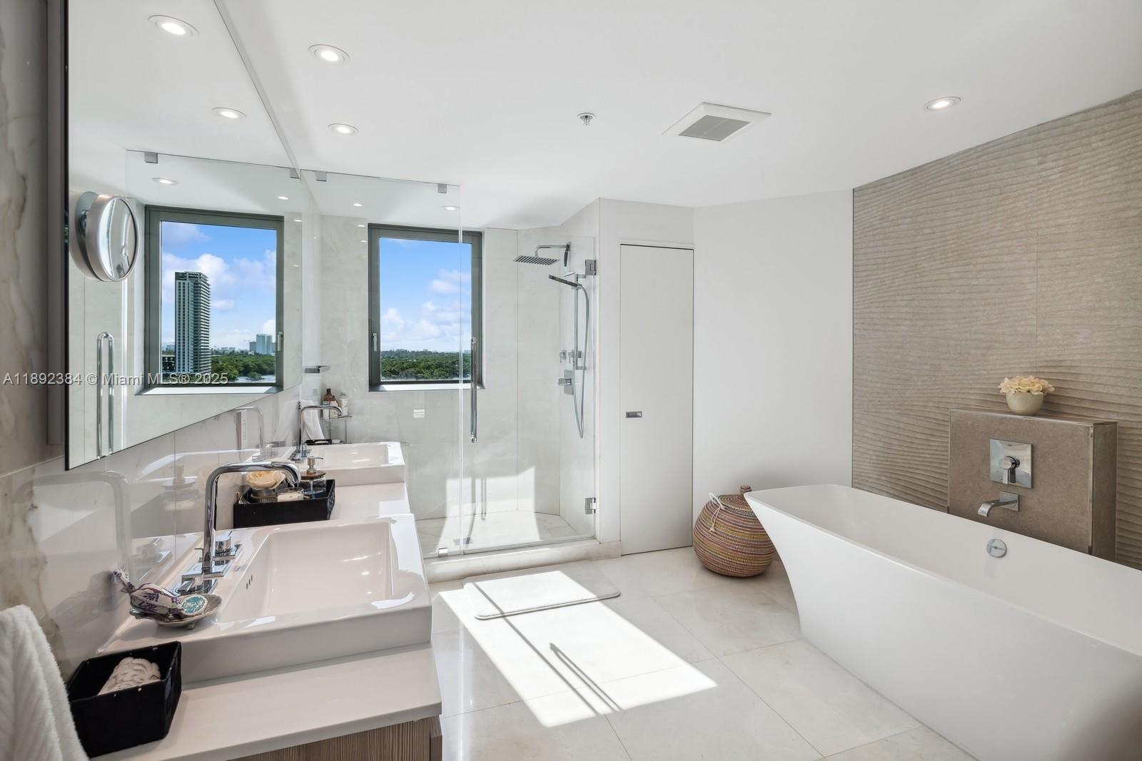 17111 Biscayne Blvd #1004, Aventura FL 33160