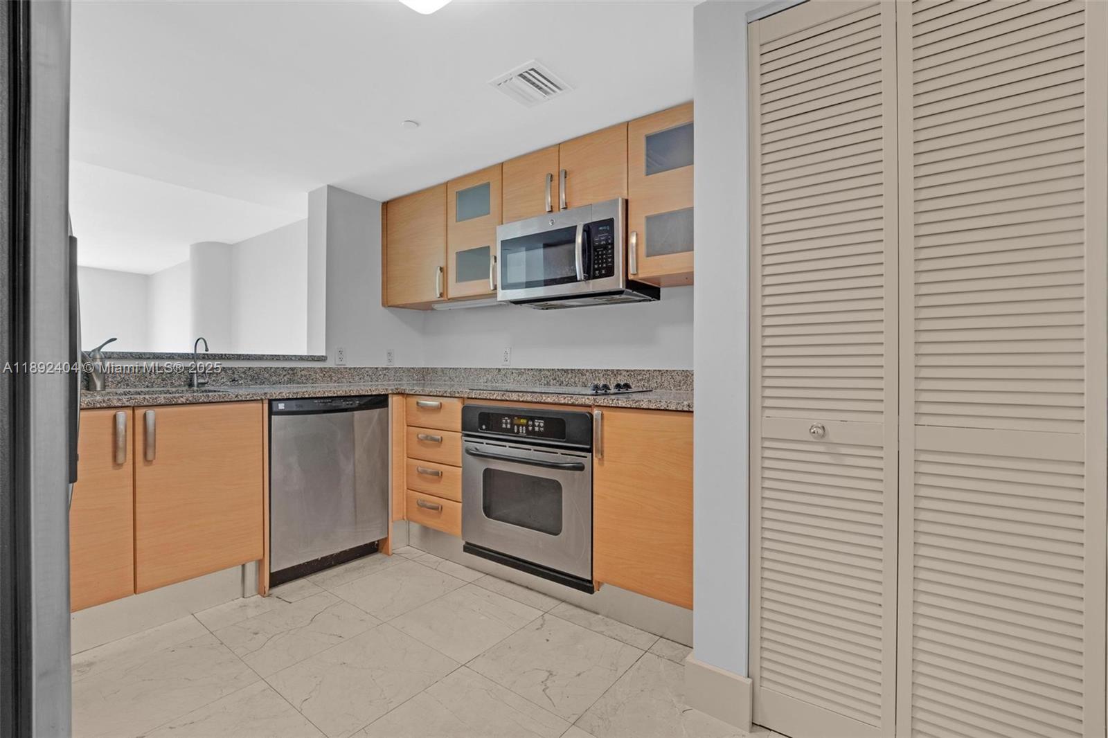 2101 Brickell Ave #1706, Miami FL 33129