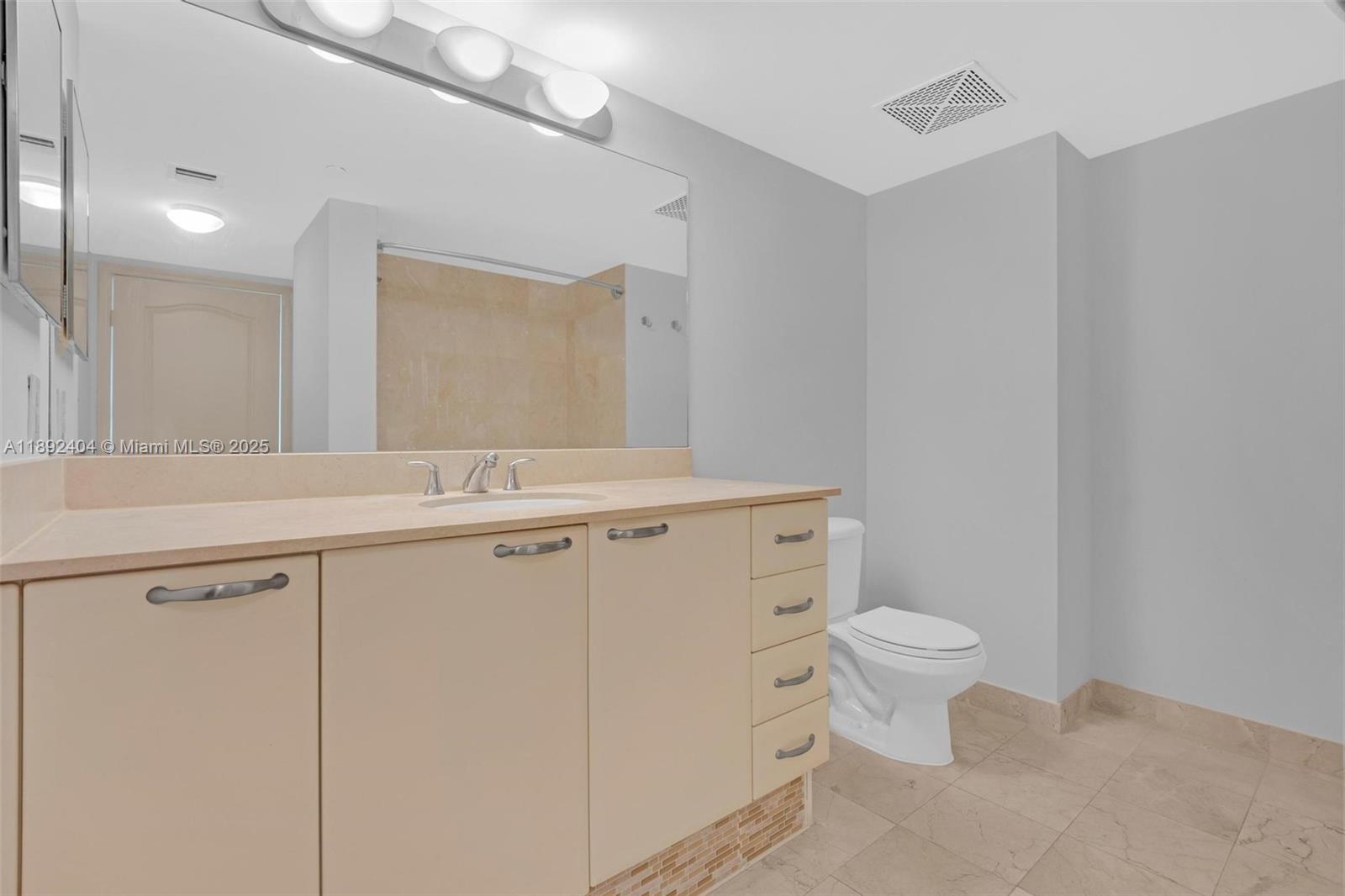 2101 Brickell Ave #1706, Miami FL 33129