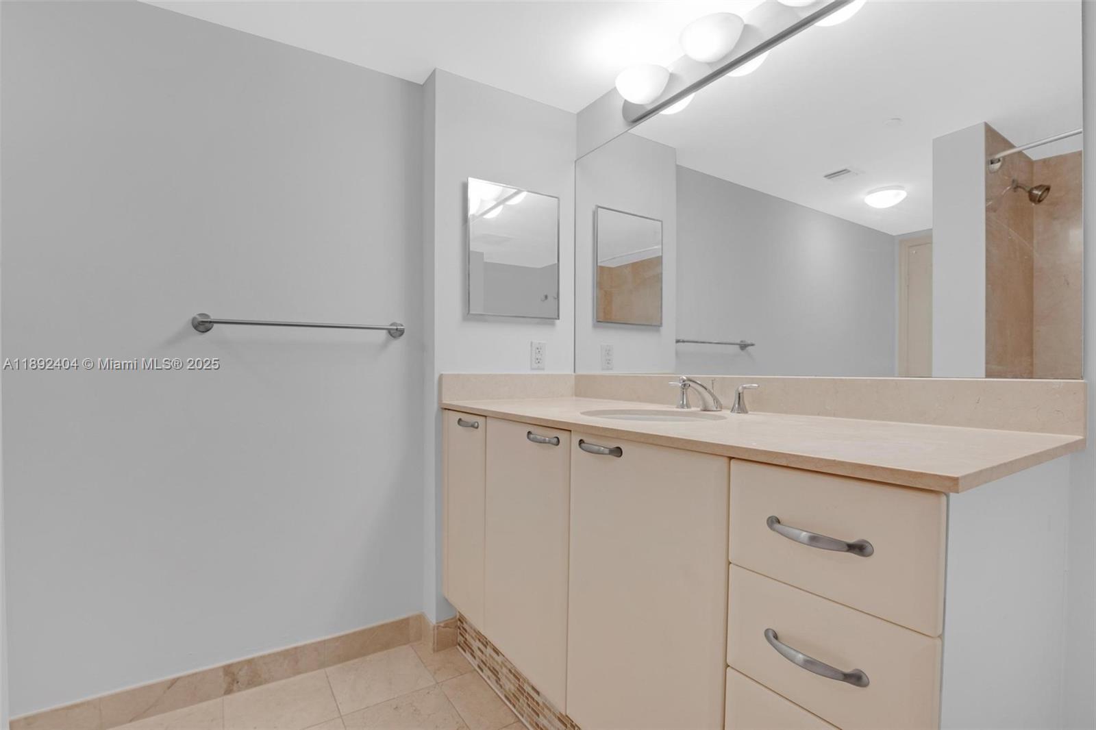 2101 Brickell Ave #1706, Miami FL 33129