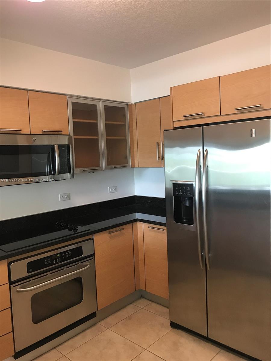 31 SE 5th St #405, Miami FL 33131