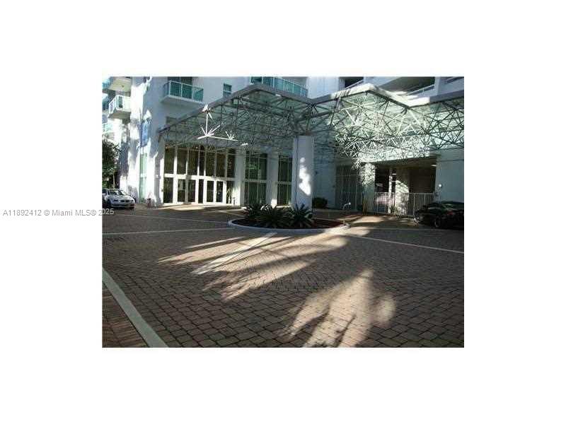 31 SE 5th St #405, Miami FL 33131
