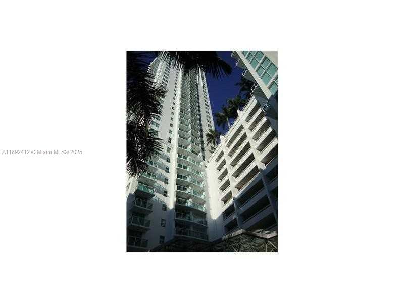 31 SE 5th St #405, Miami FL 33131
