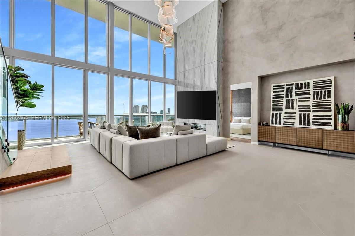 888 Biscayne Blvd #PH 5704, Miami FL 33132