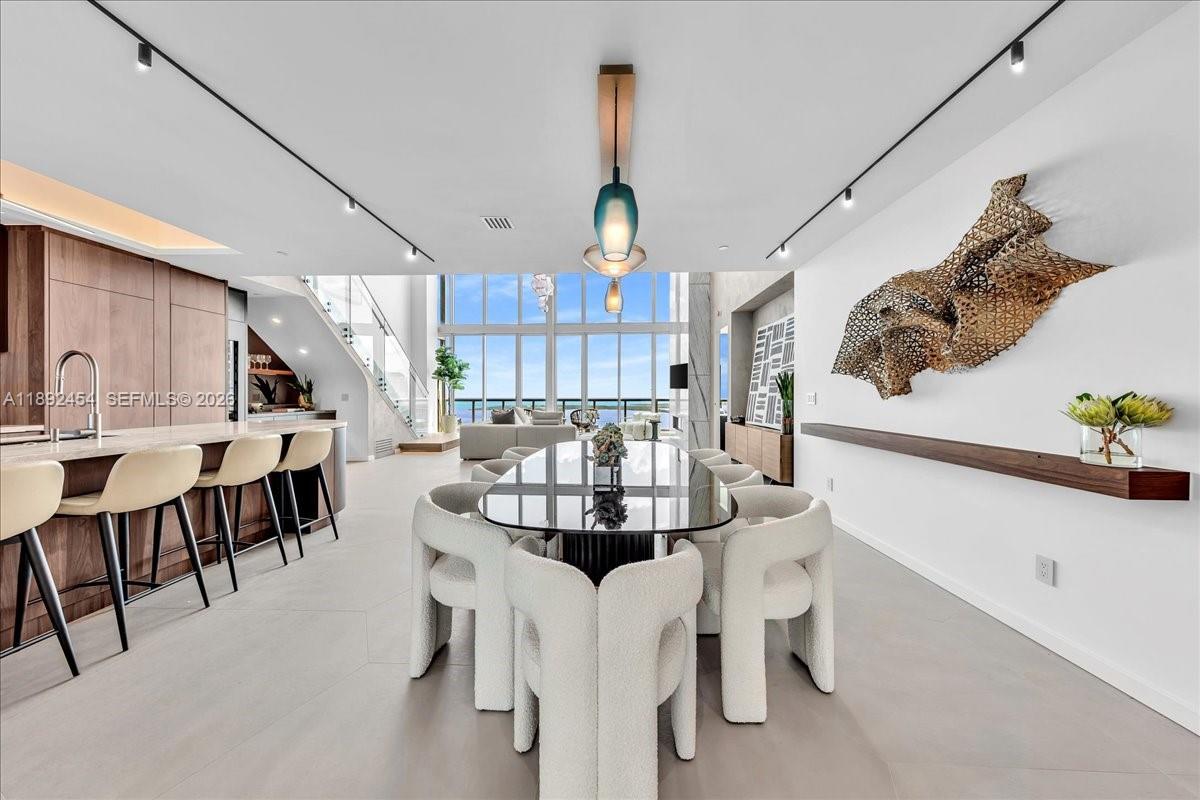 888 Biscayne Blvd #PH 5704, Miami FL 33132