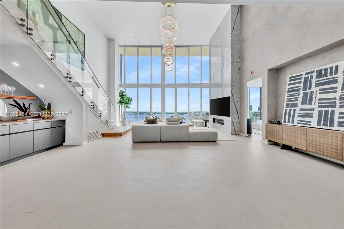 888 Biscayne Blvd #PH 5704, Miami FL 33132