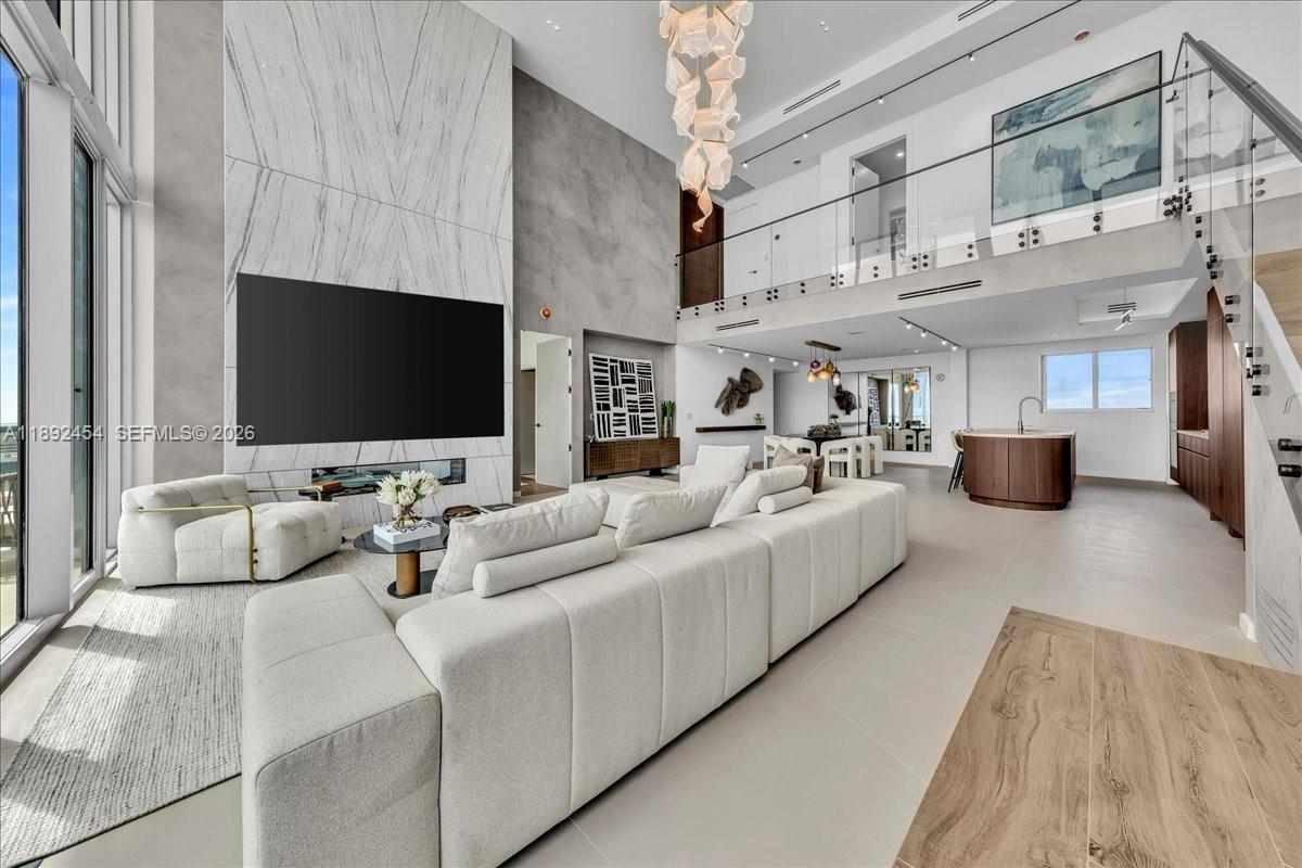 888 Biscayne Blvd #PH 5704, Miami FL 33132