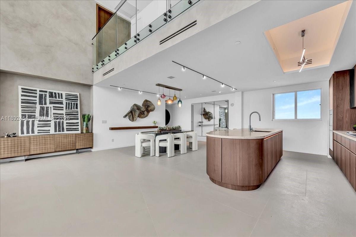 888 Biscayne Blvd #PH 5704, Miami FL 33132