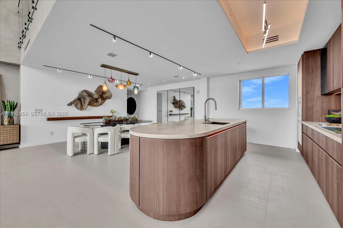 888 Biscayne Blvd #PH 5704, Miami FL 33132