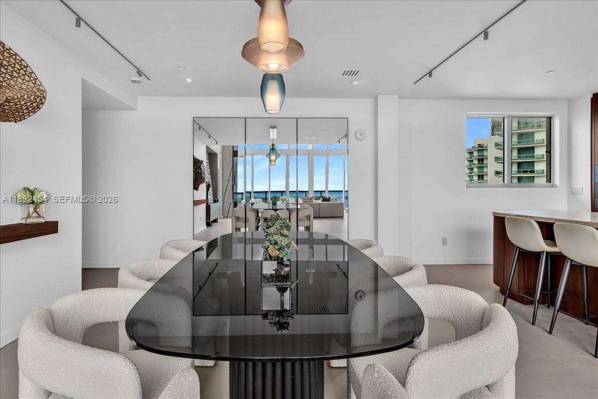 888 Biscayne Blvd #PH 5704, Miami FL 33132