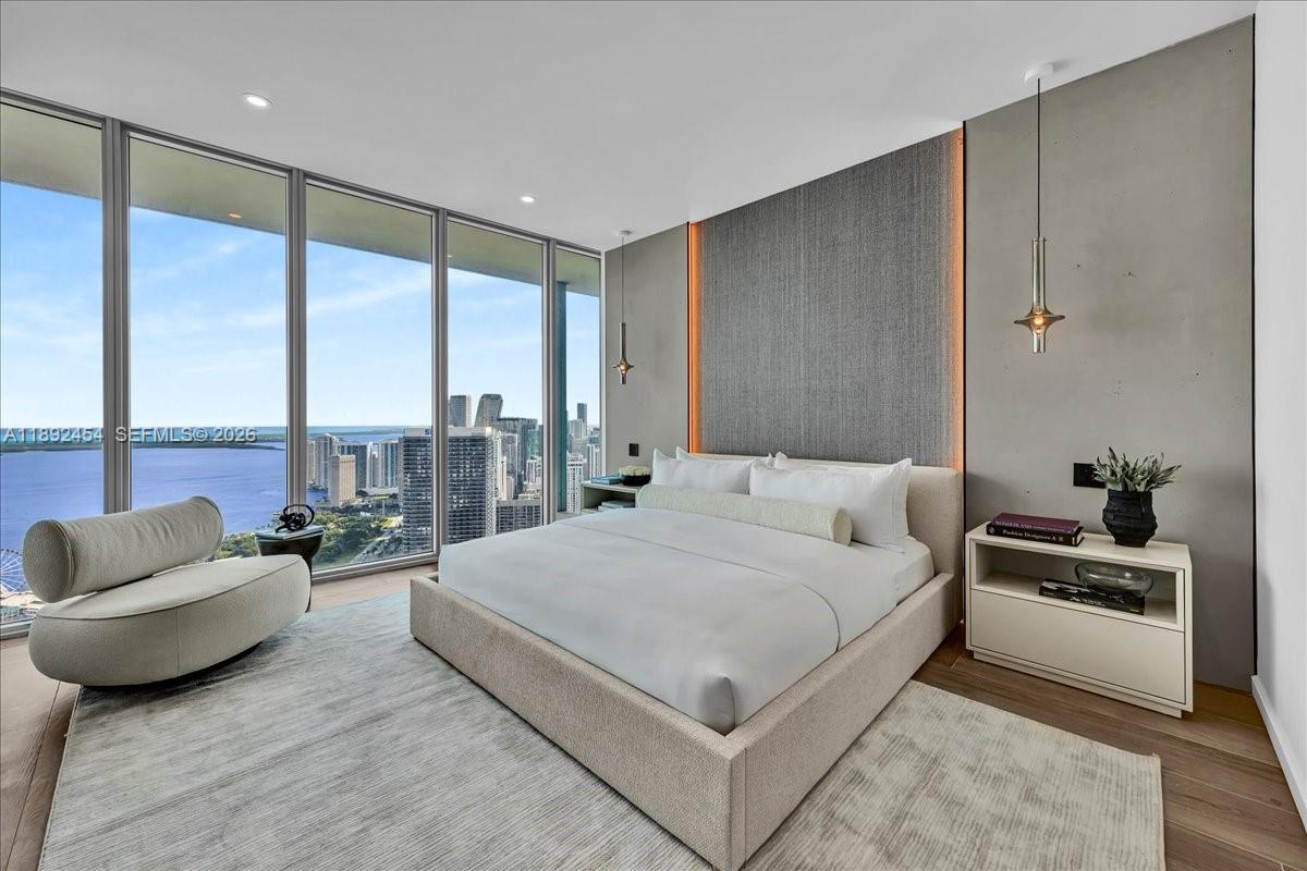 888 Biscayne Blvd #PH 5704, Miami FL 33132