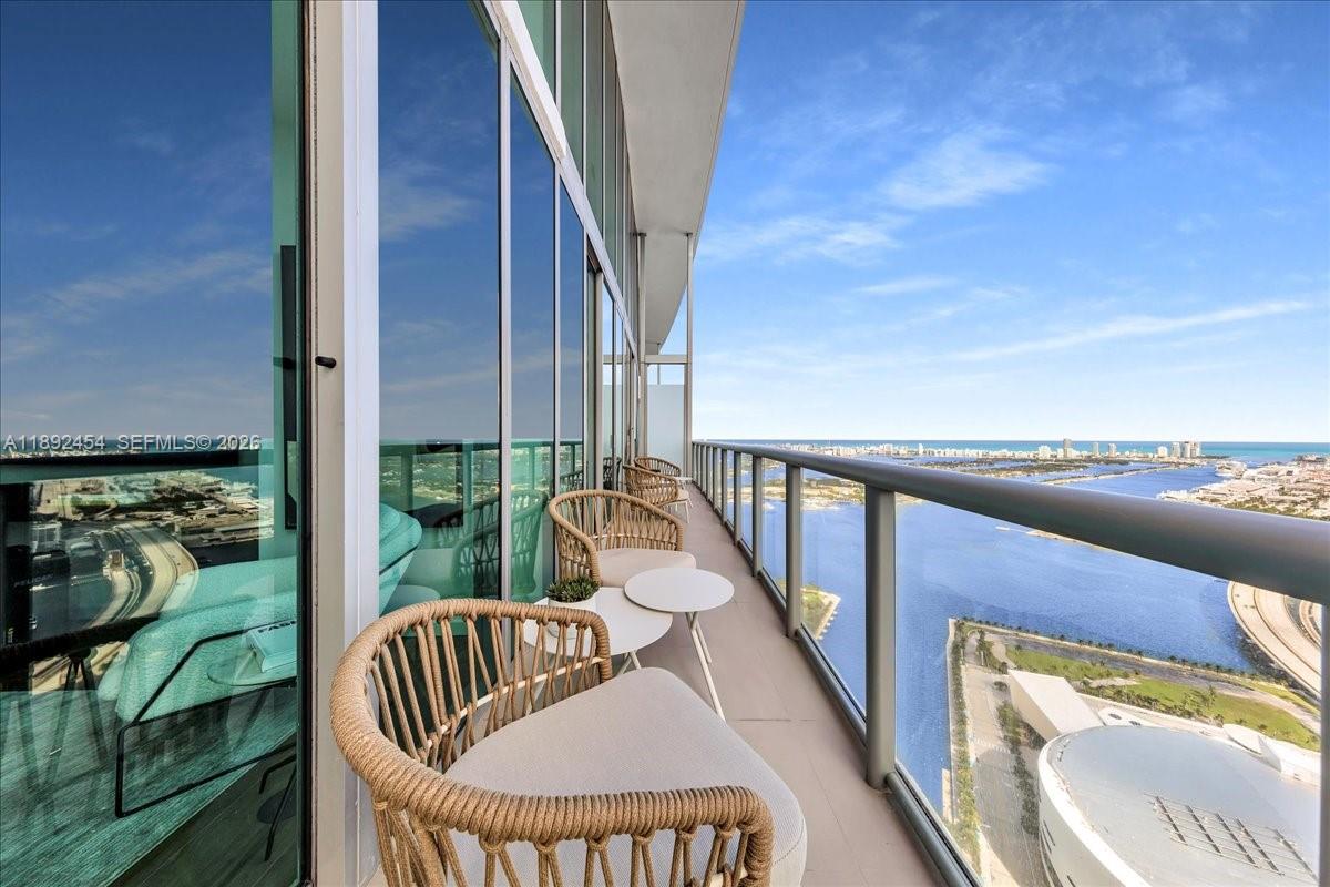 888 Biscayne Blvd #PH 5704, Miami FL 33132