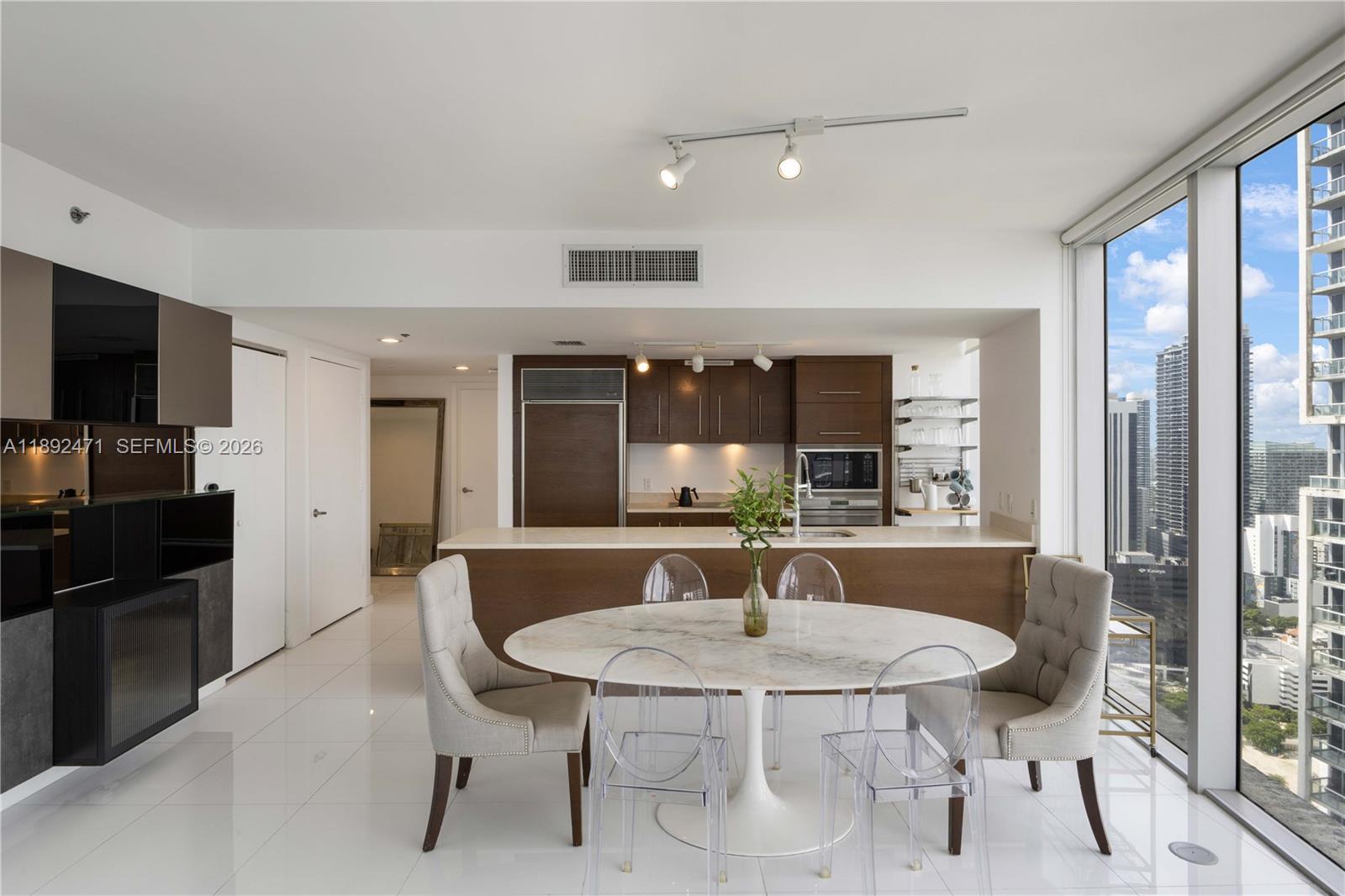 475 Brickell Ave #4015, Miami FL 33131