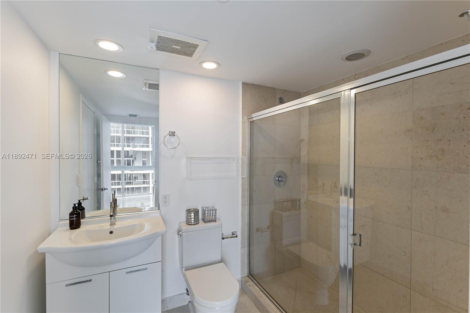 475 Brickell Ave #4015, Miami FL 33131