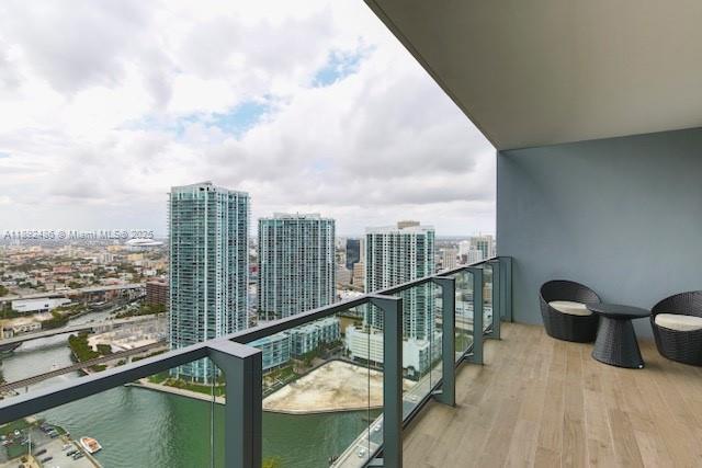 68 SE 6th St #3508, Miami FL 33131