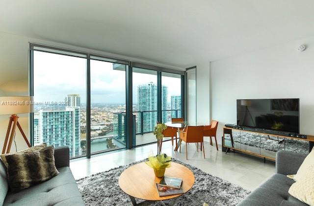 68 SE 6th St #3508, Miami FL 33131