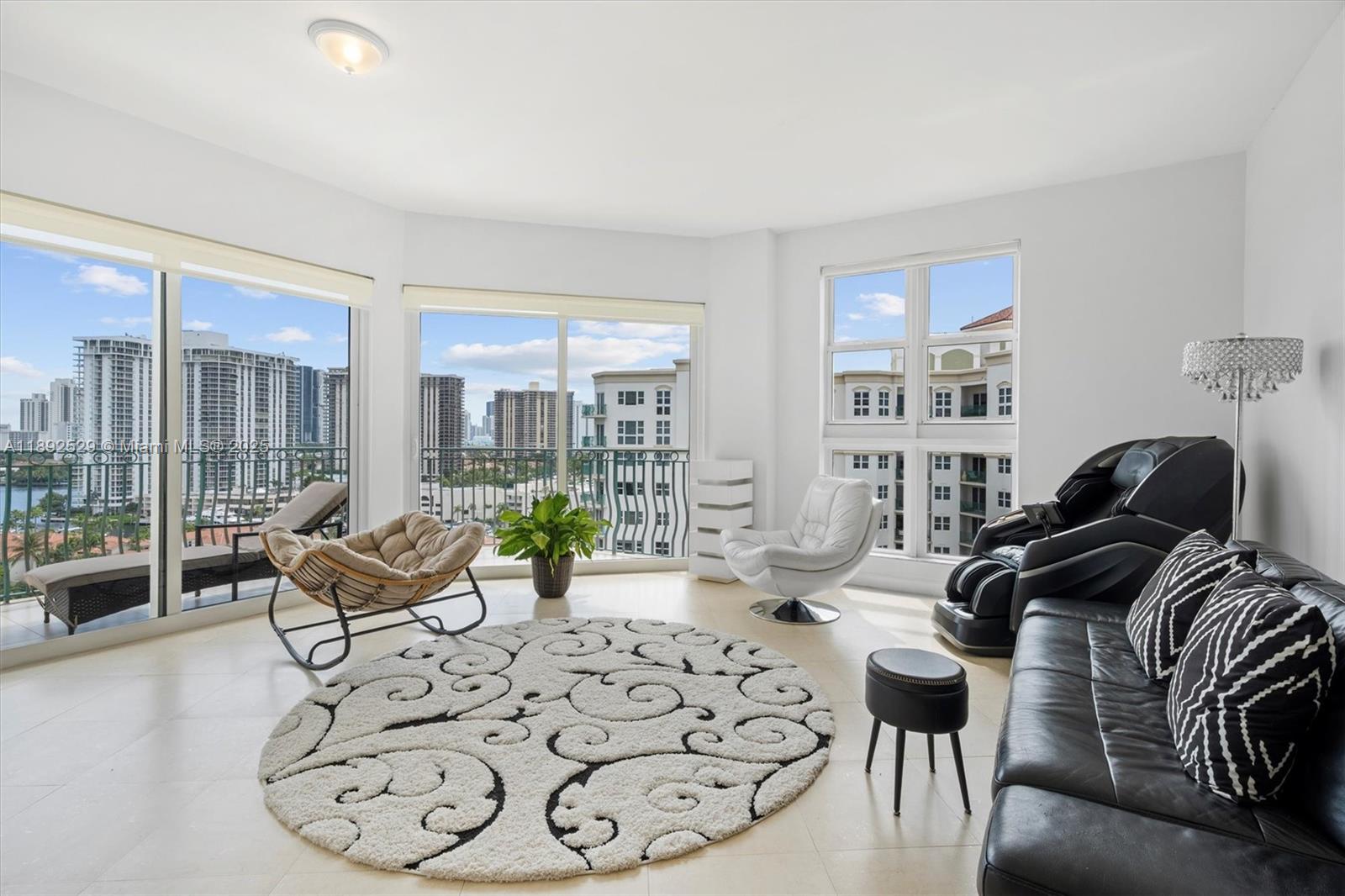 20000 E Country Club Dr #PH01, Aventura FL 33180