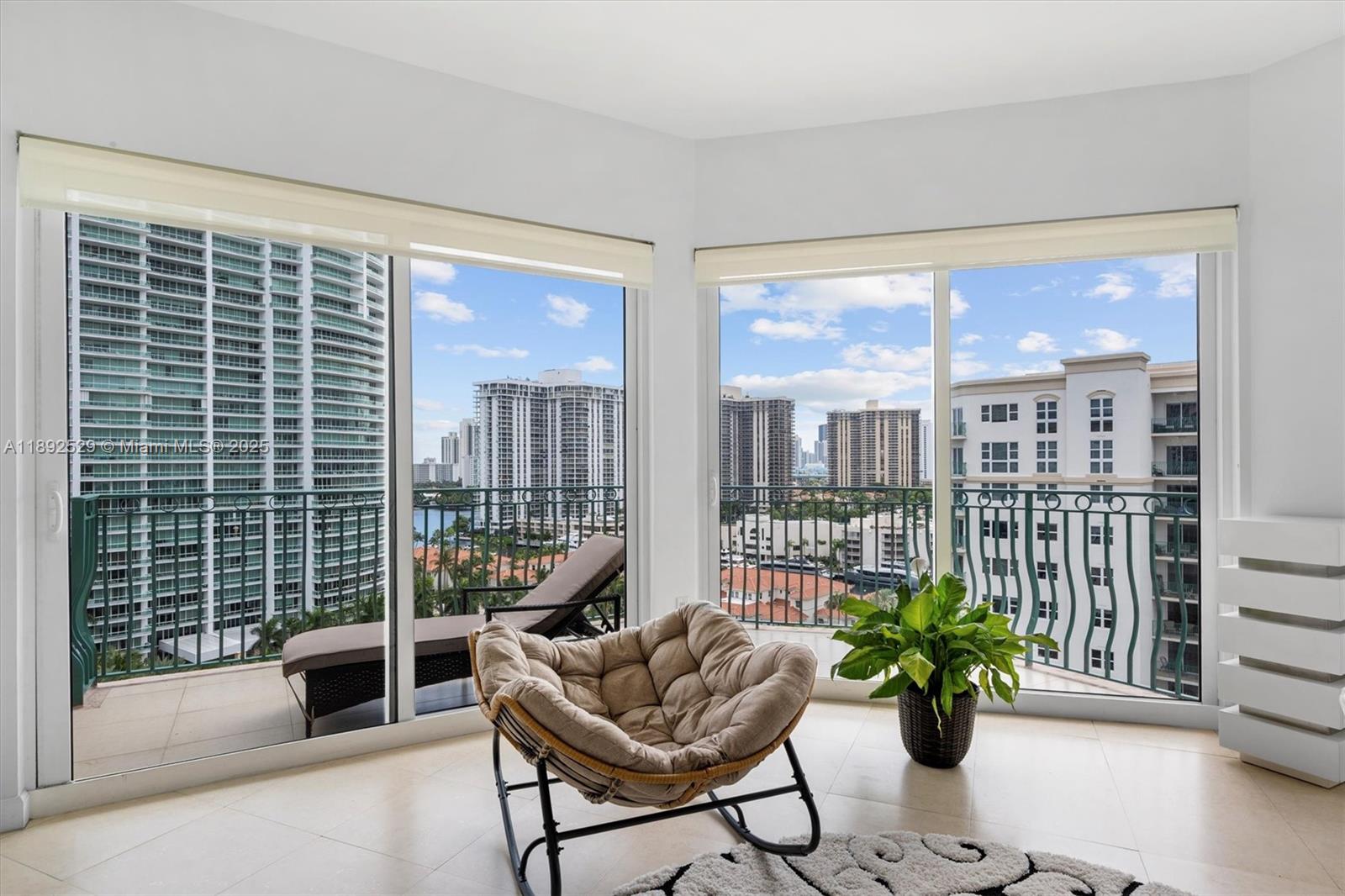 20000 E Country Club Dr #PH01, Aventura FL 33180