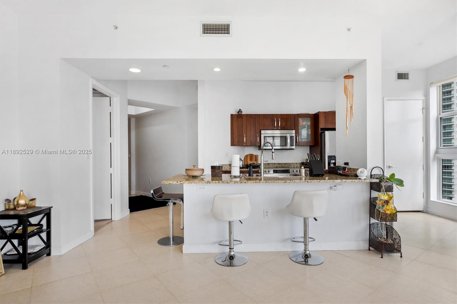 20000 E Country Club Dr #PH01, Aventura FL 33180