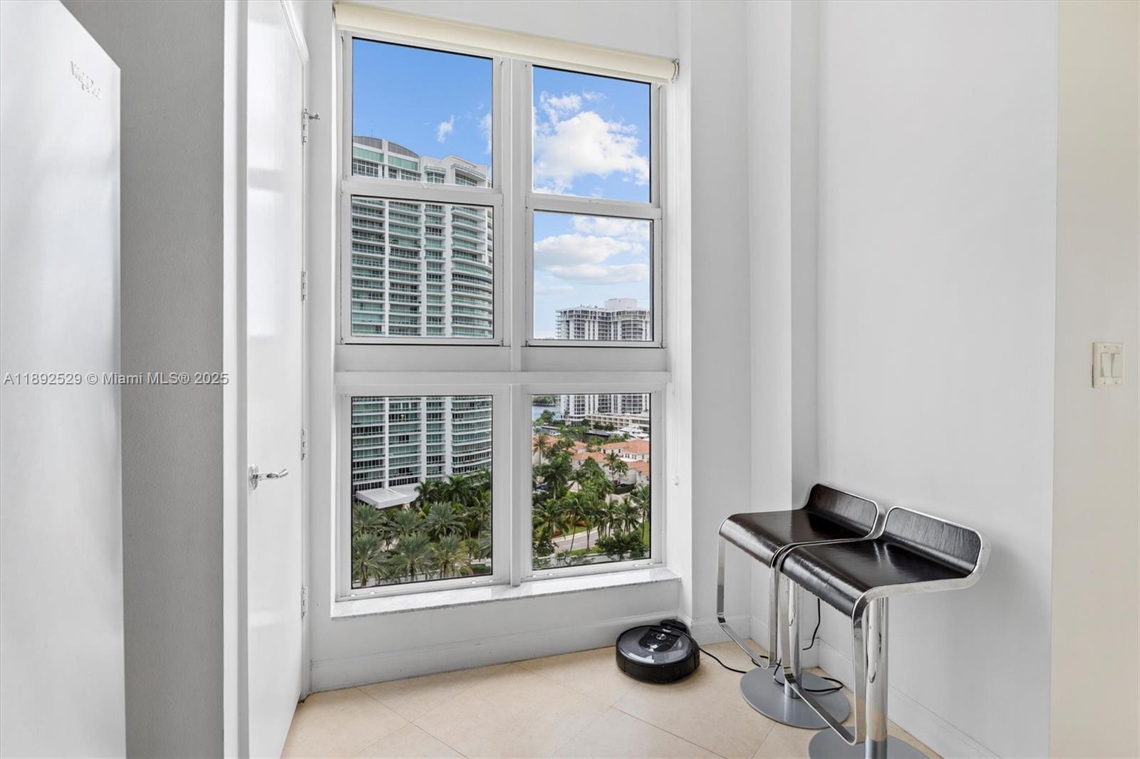 20000 E Country Club Dr #PH01, Aventura FL 33180