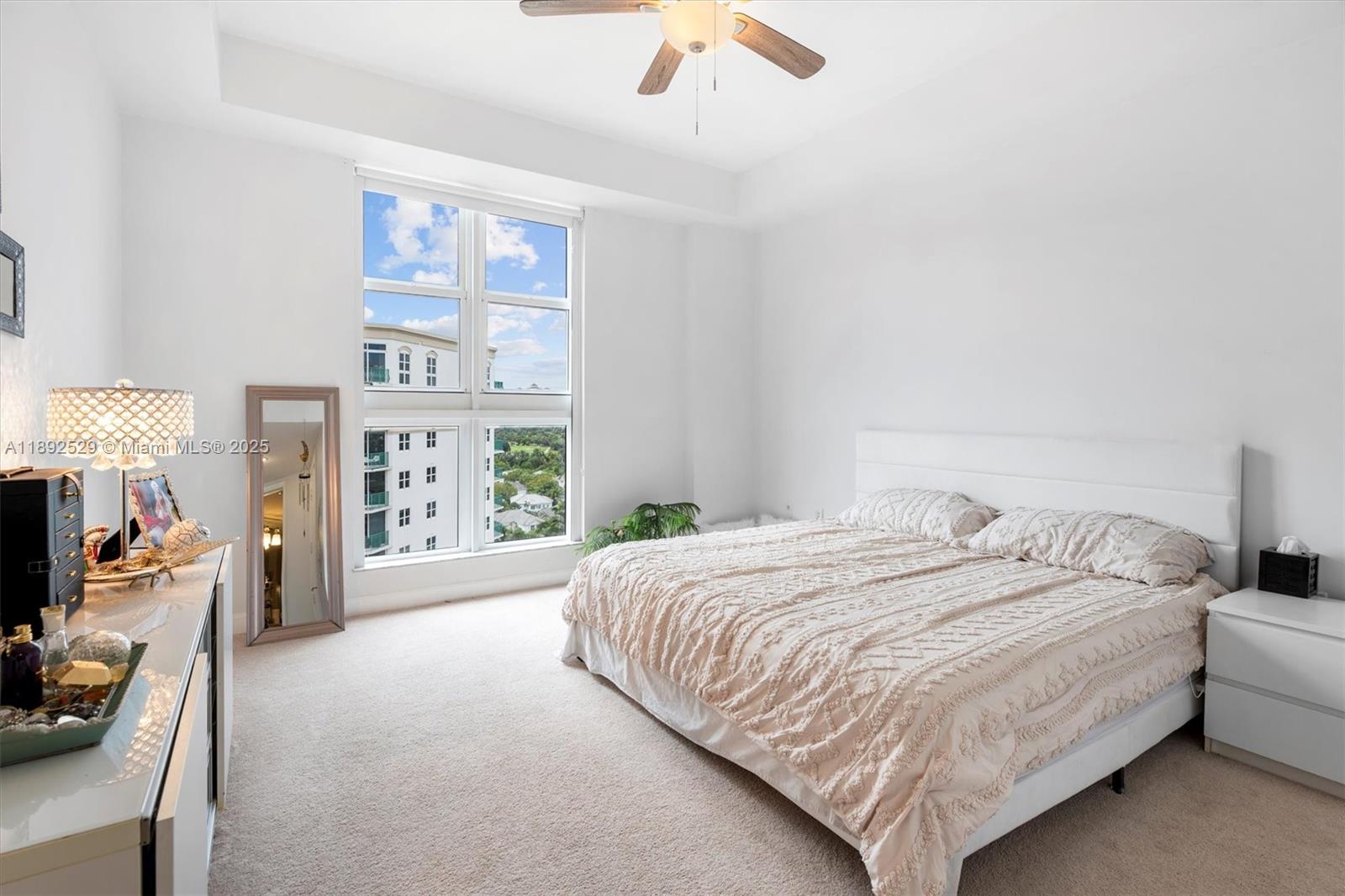 20000 E Country Club Dr #PH01, Aventura FL 33180
