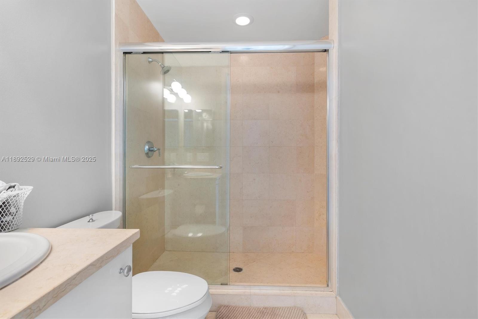 20000 E Country Club Dr #PH01, Aventura FL 33180
