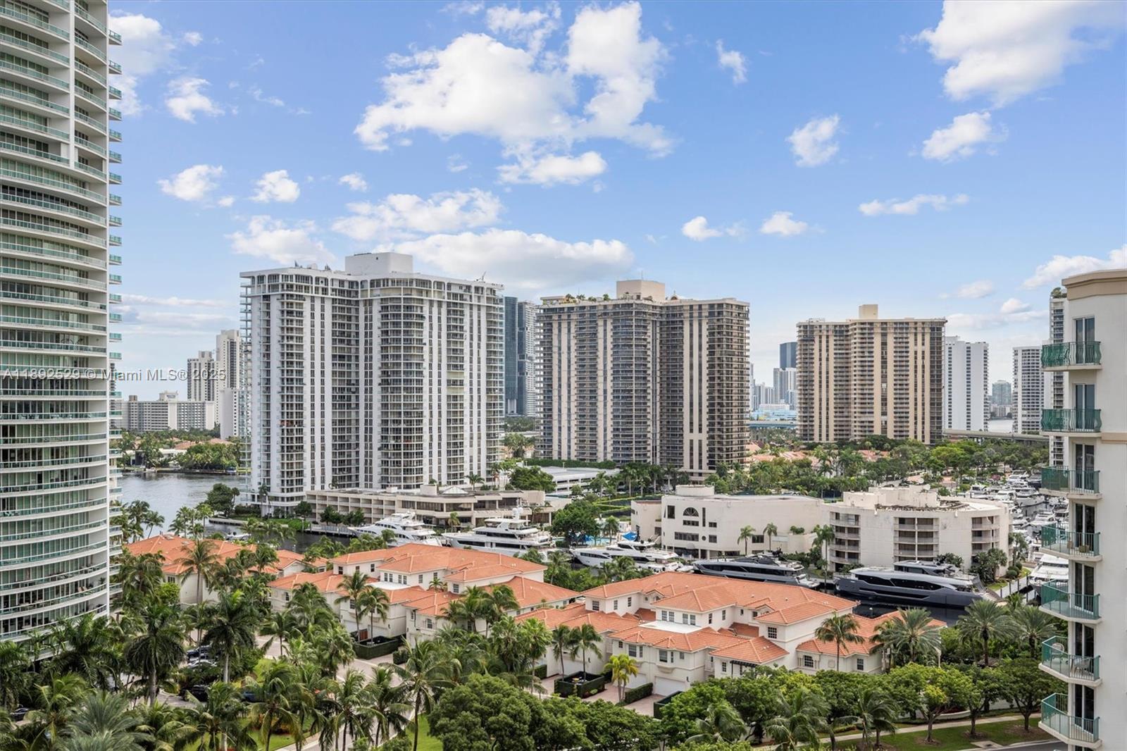 20000 E Country Club Dr #PH01, Aventura FL 33180