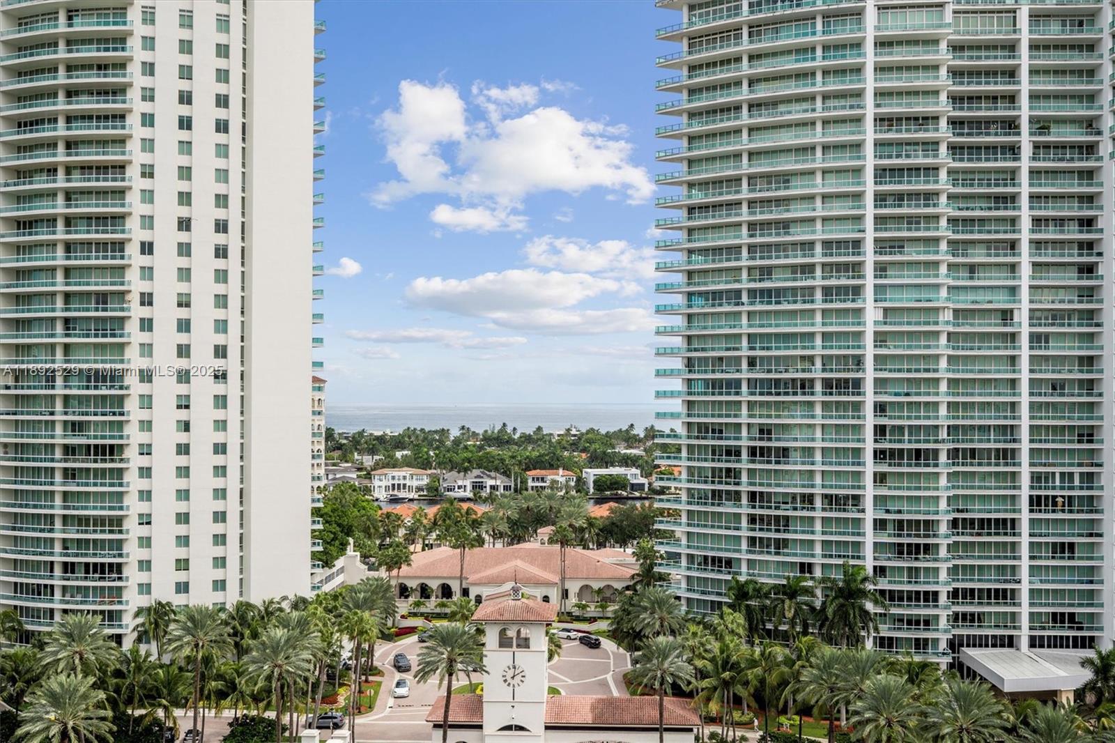 20000 E Country Club Dr #PH01, Aventura FL 33180