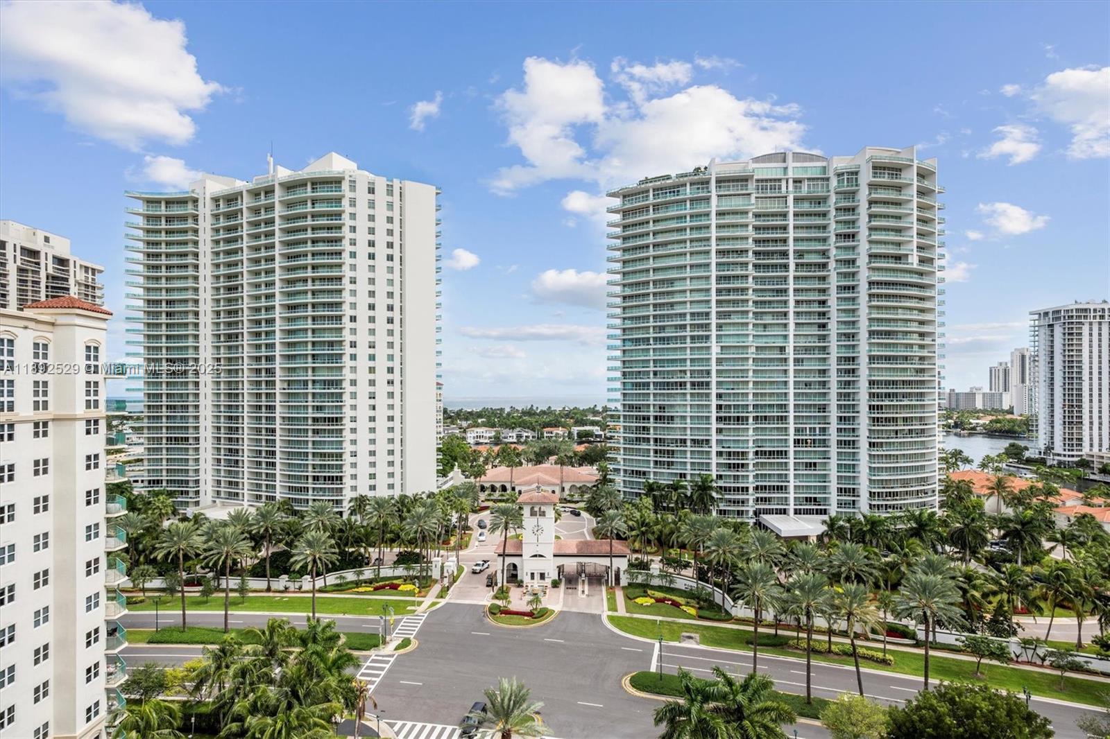 20000 E Country Club Dr #PH01, Aventura FL 33180